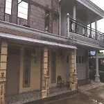 Oyo 94078 Azzahra Homestay Syariah