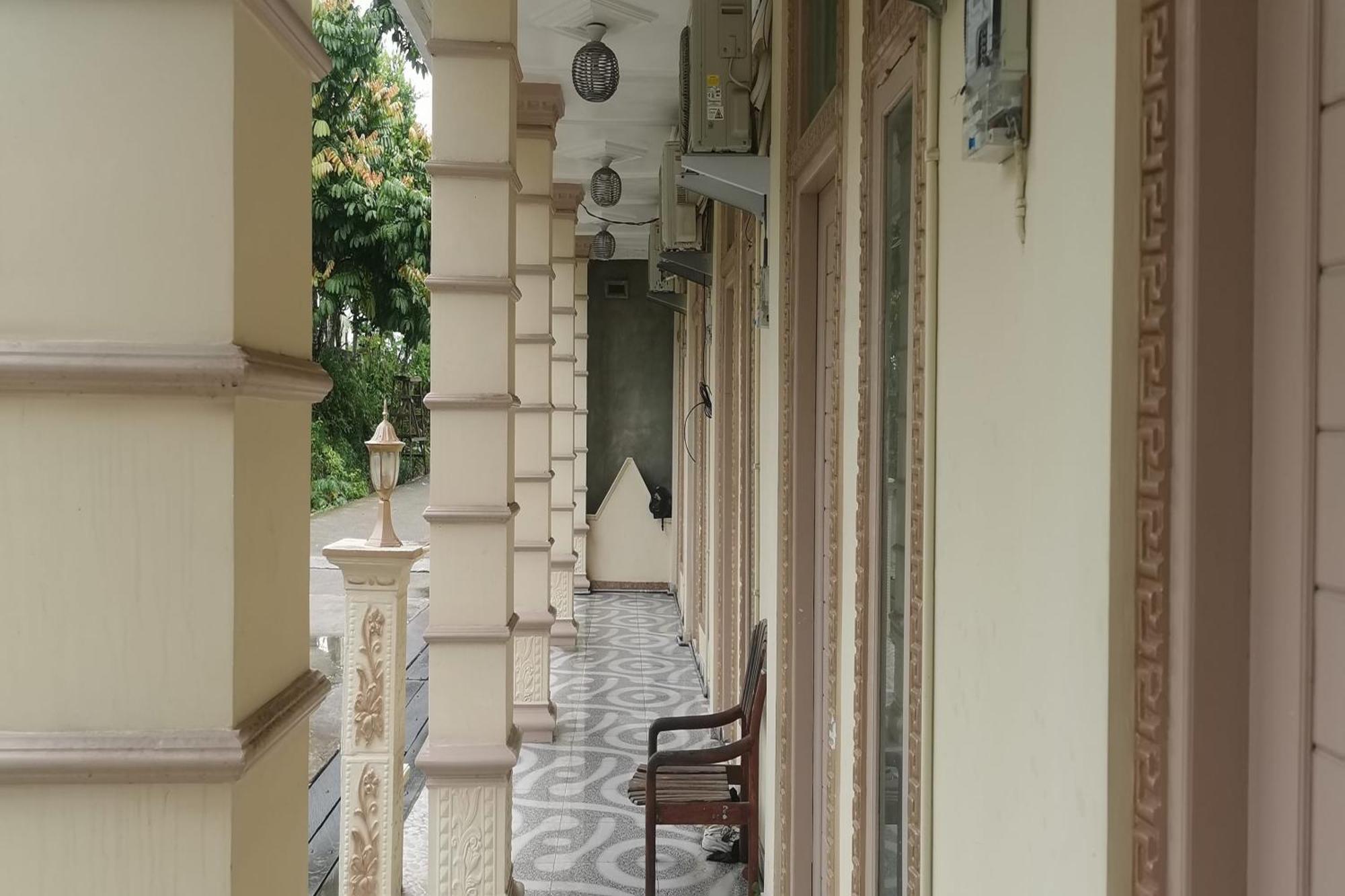 Hotel Oyo 94078 Azzahra Syariah 2*