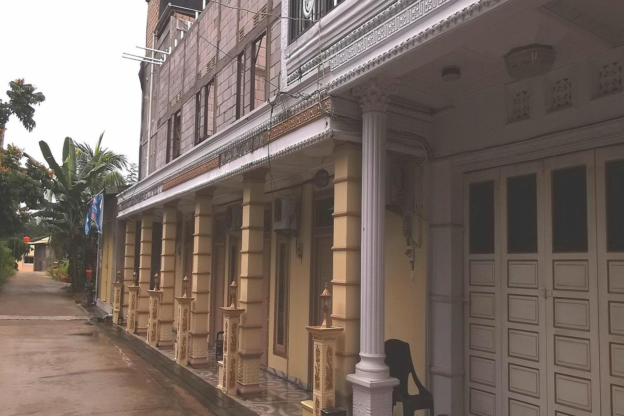 Oyo 94078 Azzahra Syariah Hotel